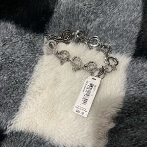 Bow bracelet